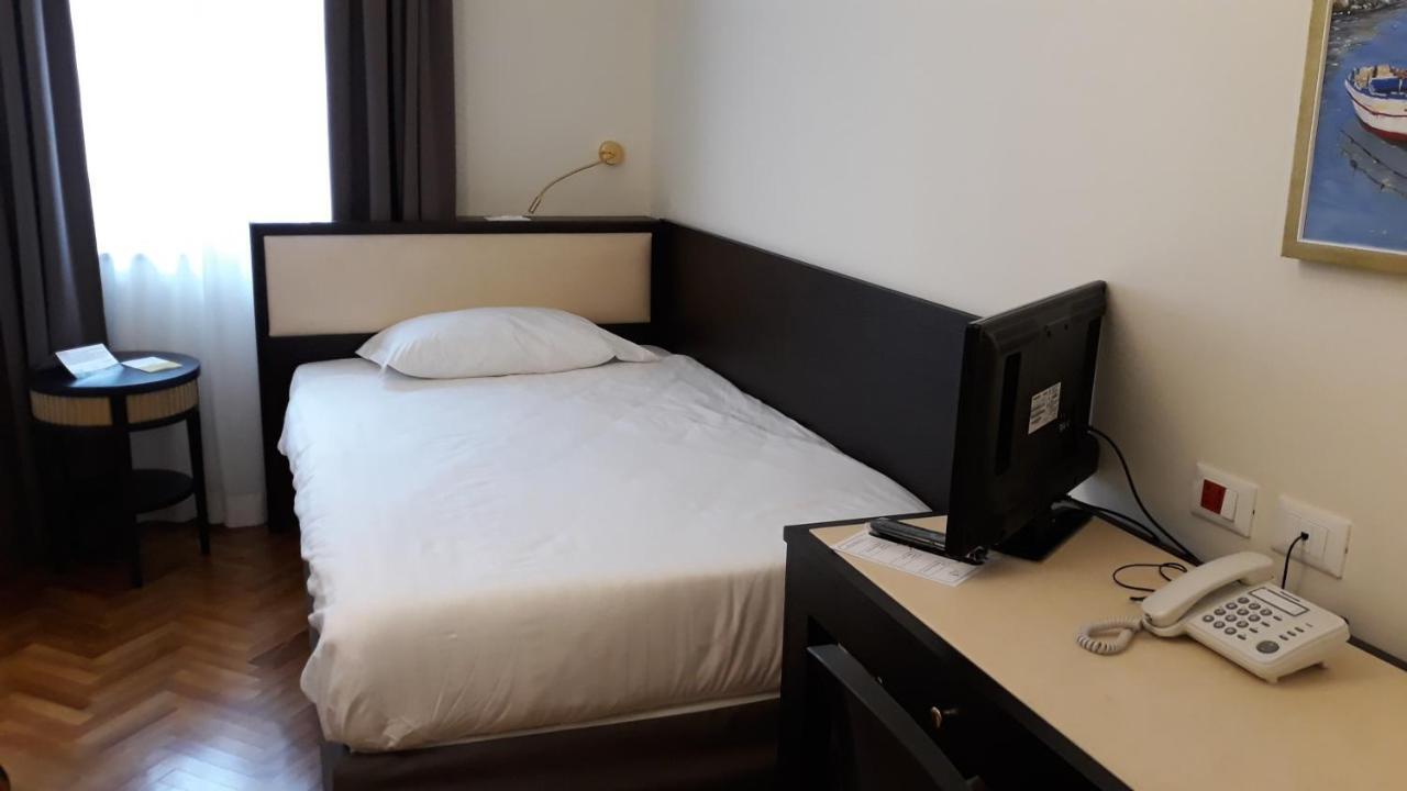 Torrione Hotel Реджо ди Калабрия Екстериор снимка